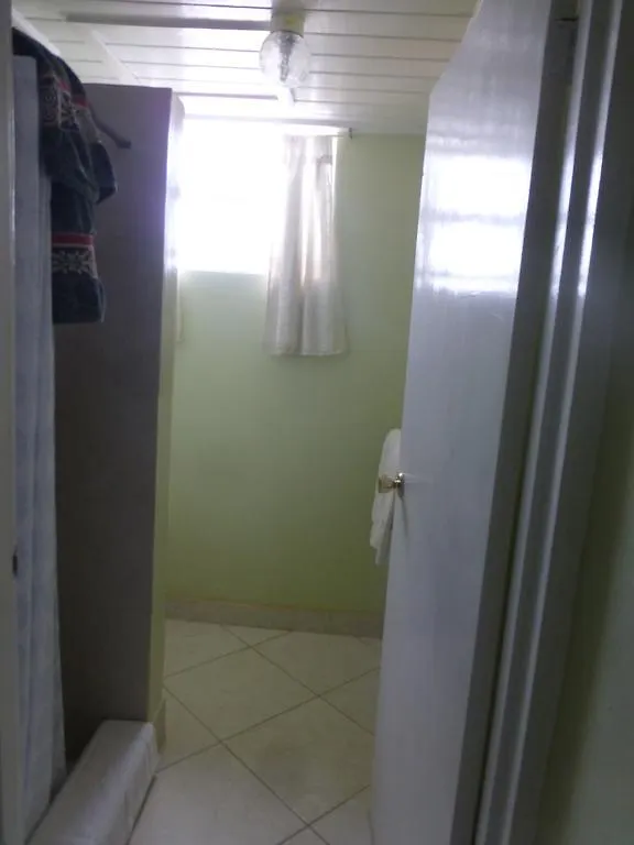 Hastings Central 3D Studio Apt Opp Beach Apartman Bridgetown