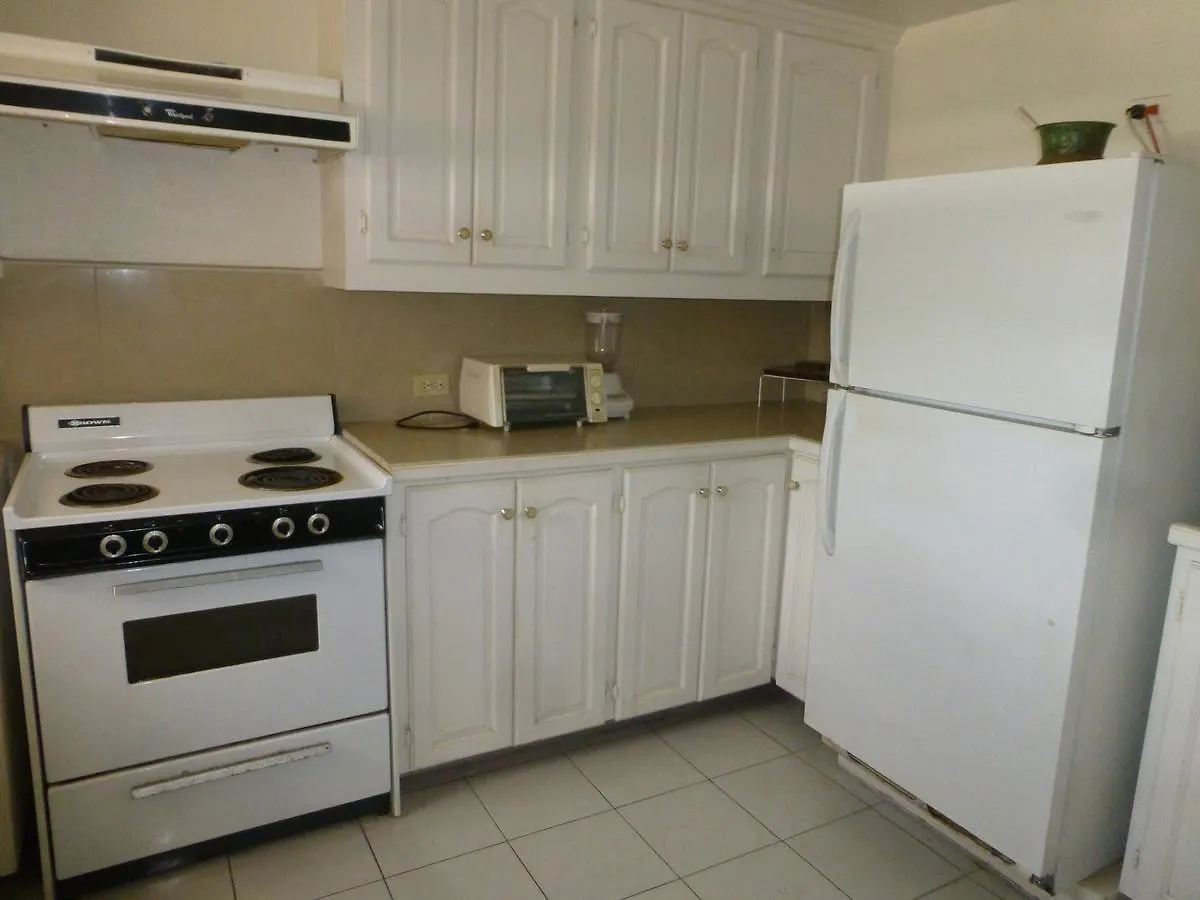 Hastings Central 3D Studio Apt Opp Beach Apartman Bridgetown
