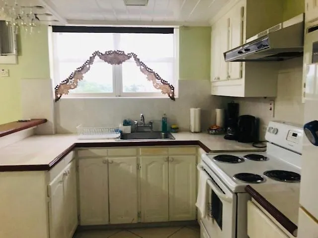 アパート ブリッジタウンHastings Central 3D Studio Apt Opp Beachアパートメント バルバドス