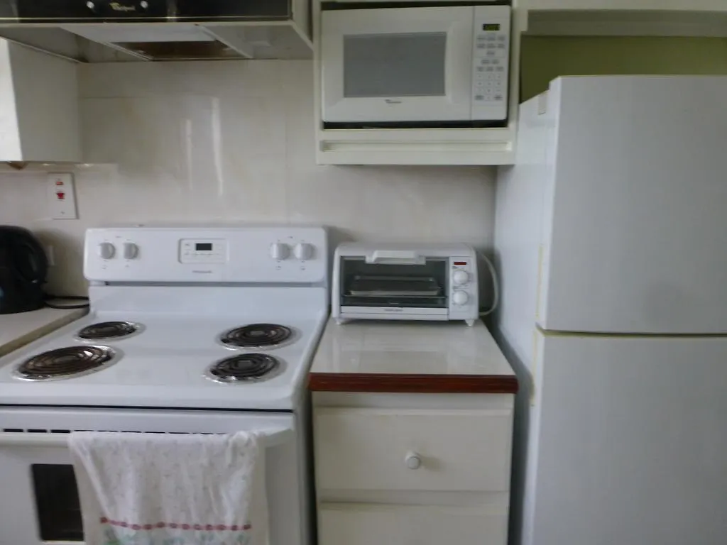 ブリッジタウンHastings Central 3D Studio Apt Opp Beachアパートメント 0*, ブリッジタウン バルバドス